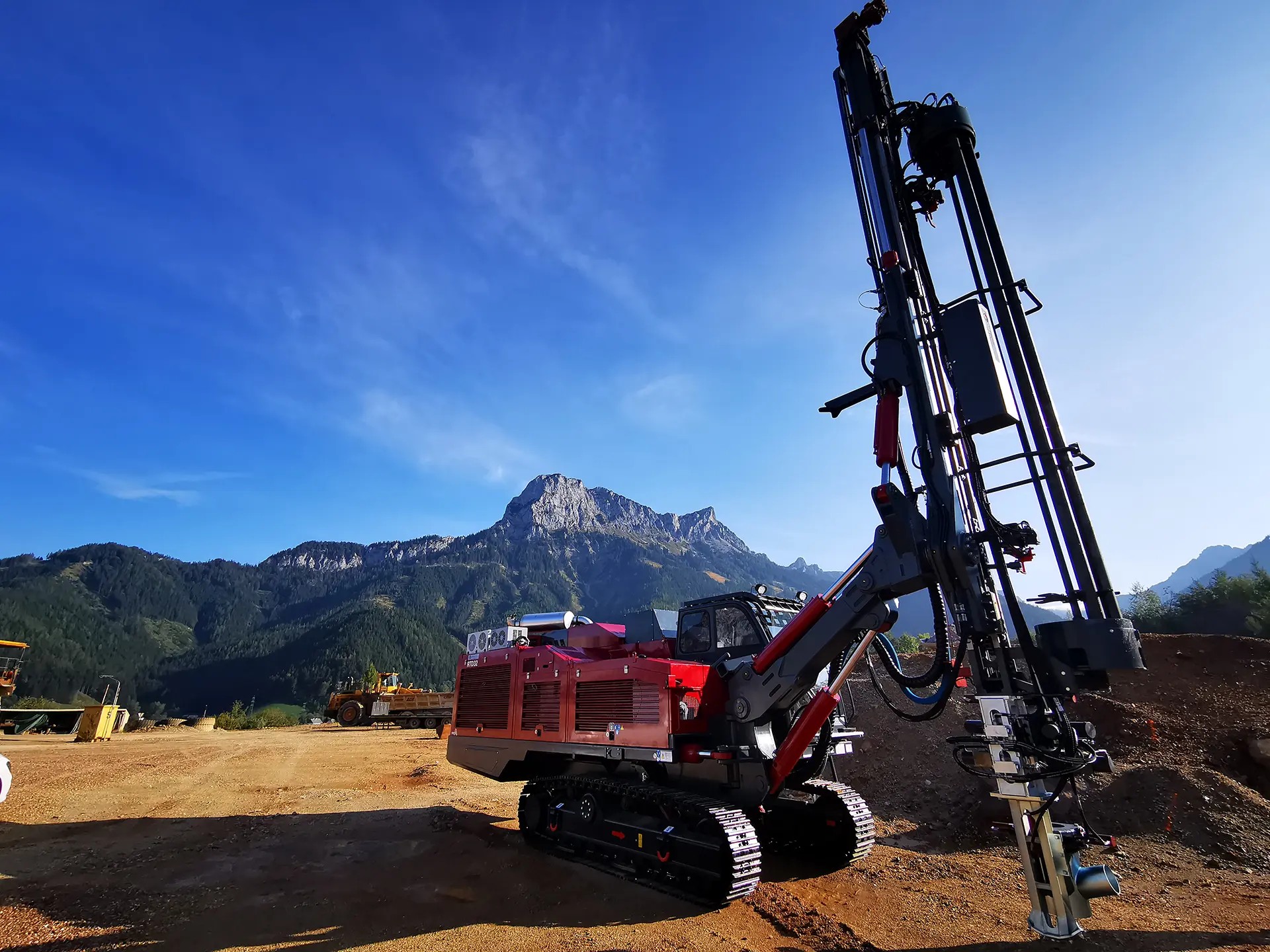 RTD32 - DTH crawler drill rig for quarries